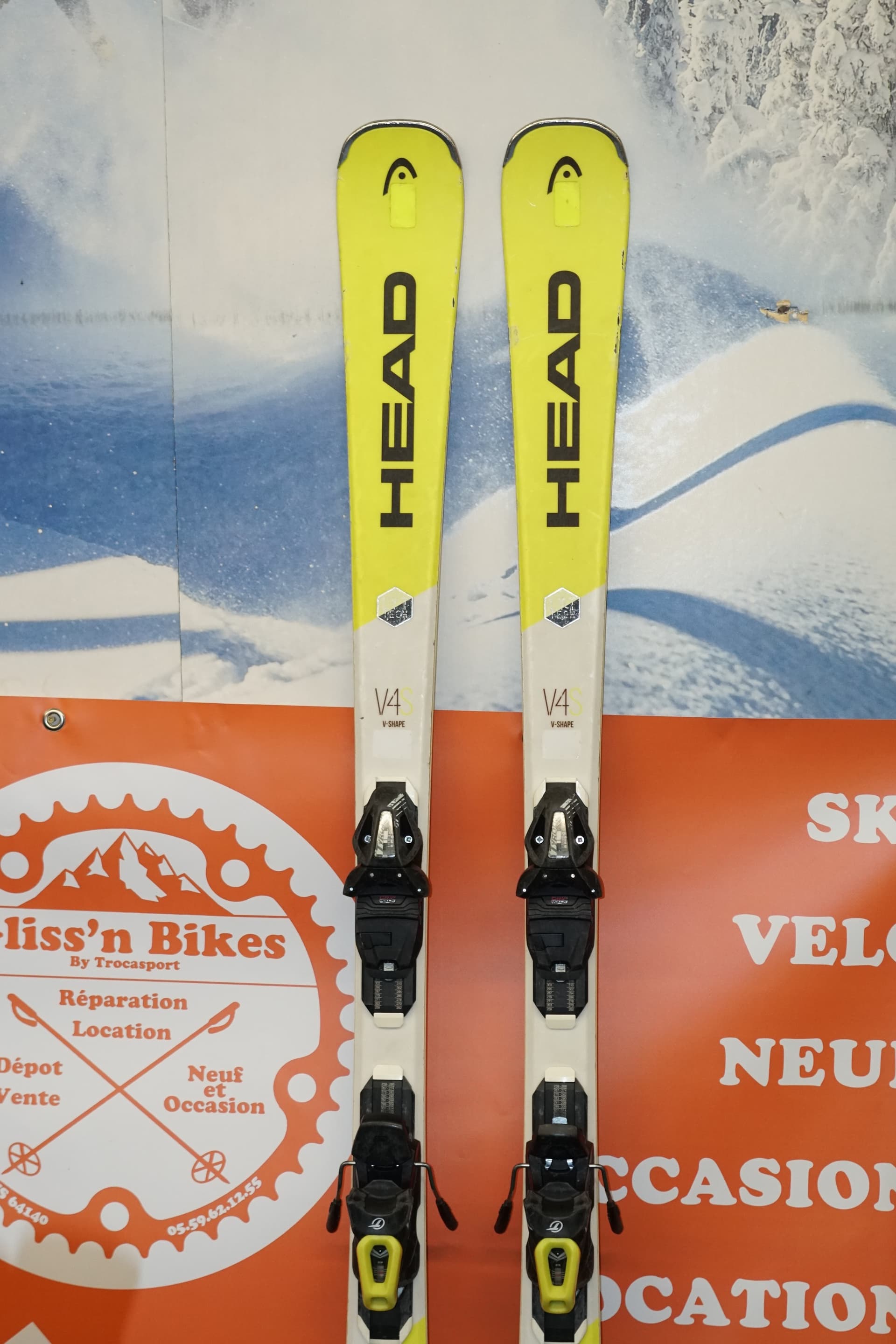 Skis de piste d’occasion Head V-Shape V4 avec fixations — vue 3