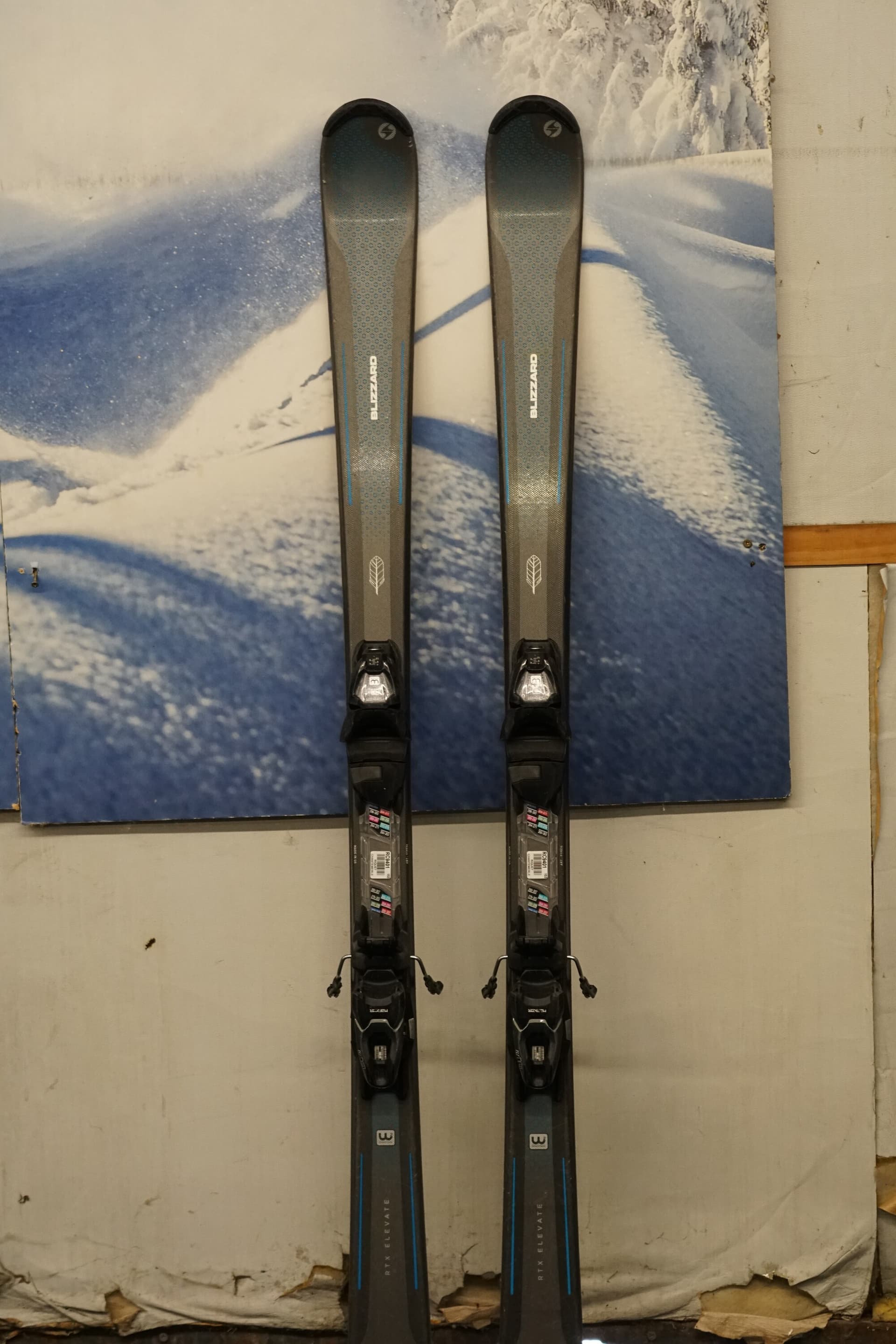 Blizzard RTX Elevate Femme – Skis de piste d’occasion avec fixations — vue 2